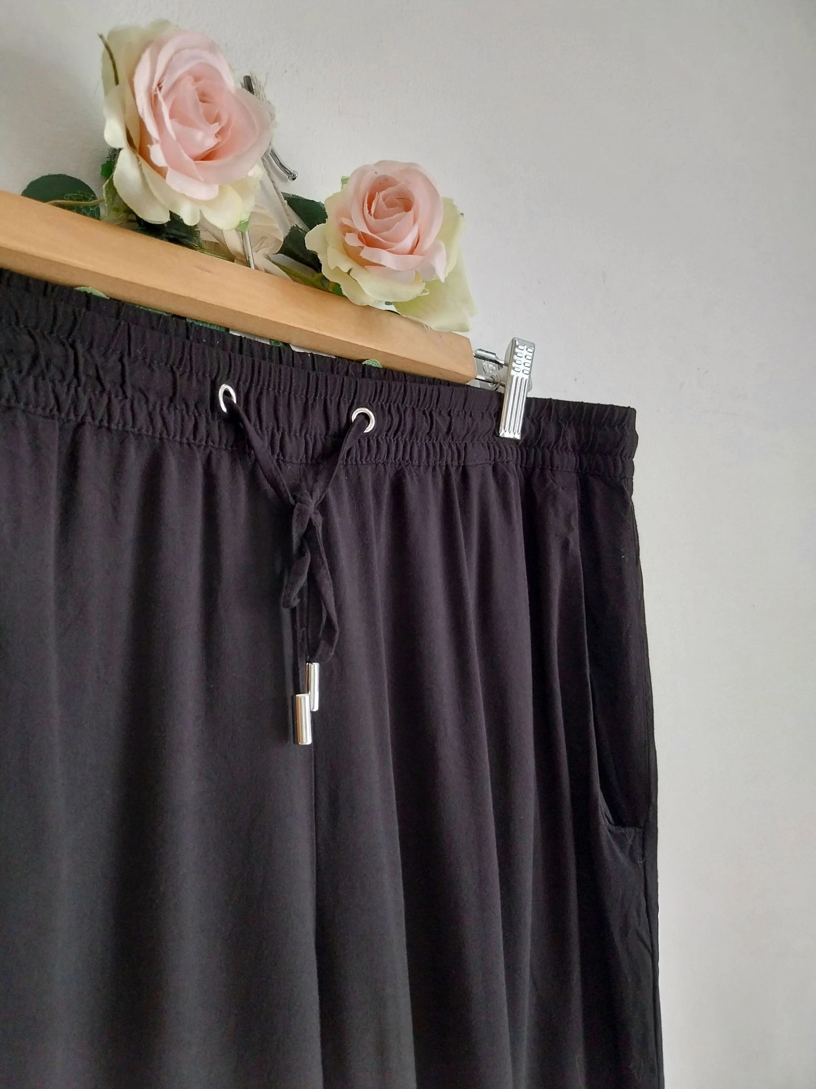 Pantalón ligero negro con cintura elástica C&A Talla 42 – photo 4